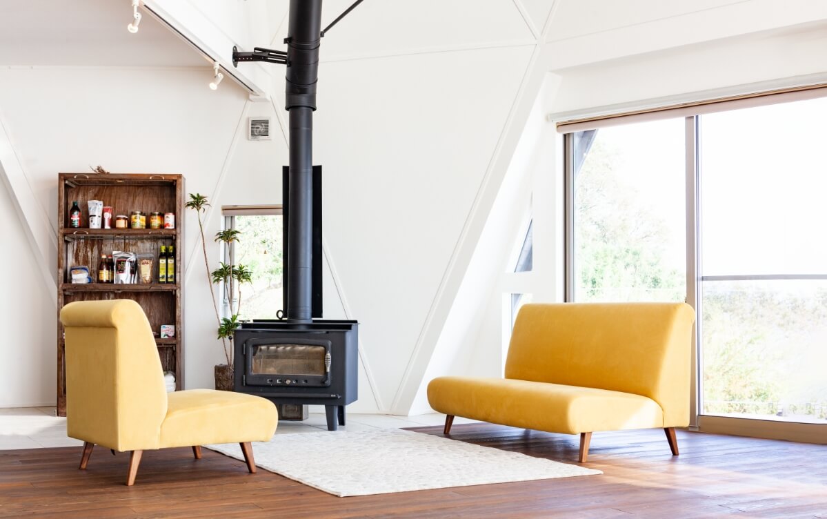 肘なしハイバックの床スタイルソファ - PRONTO プロント | ソファ専門