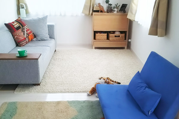 【MEGUMI】FLANNELSOFA PENTA900　グレー ソファライフフォト | ソファ専門店FLANNEL SOFA