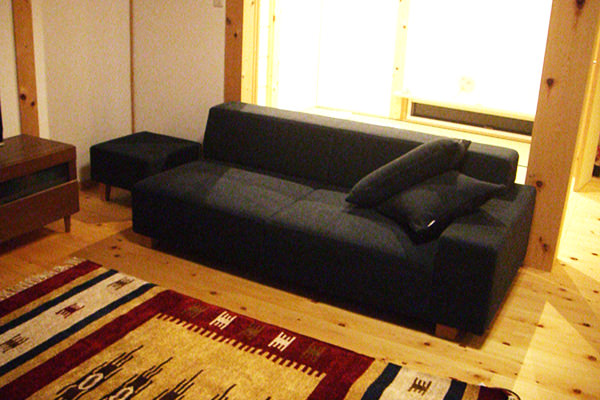 BRICK 3人掛け + OMNI スツール | お客様の声 | ソファ専門店FLANNEL SOFA