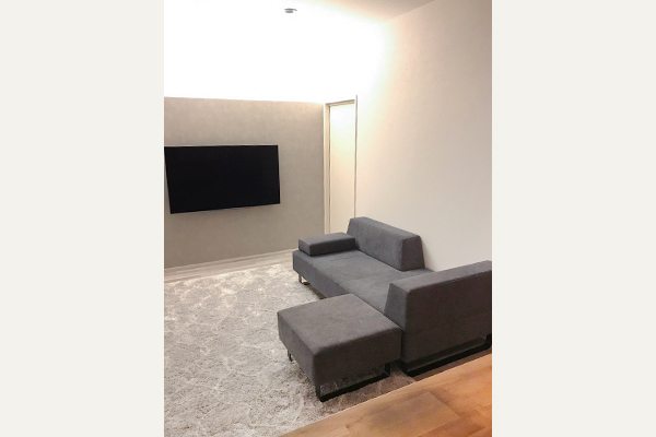 PIVO 2.5人掛け + PIVO スツール | お客様の声 | ソファ専門店FLANNEL SOFA