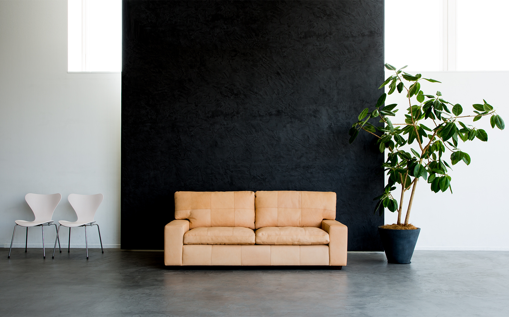 3人掛けの重厚感溢れるヌメ革ソファ - GRAIN グレイン | ソファ専門店