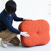 蝶をモチーフにデザイン MAPLE STOOL メープルスツール
