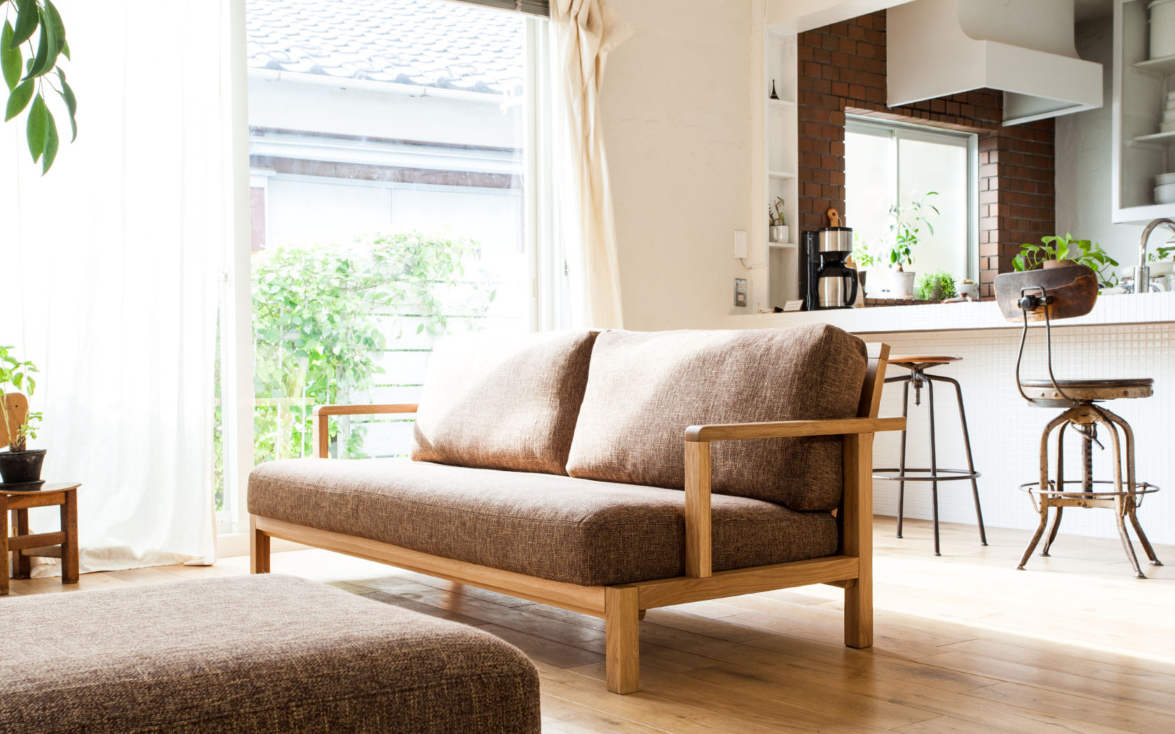 オーク無垢材木フレームの格子の美しいデザインソファ Strand ストランド ソファ専門店flannel Sofa オーク無垢材木フレームの格子の美しいデザインソファ Strand ストランド ソファ専門店flannel Sofa