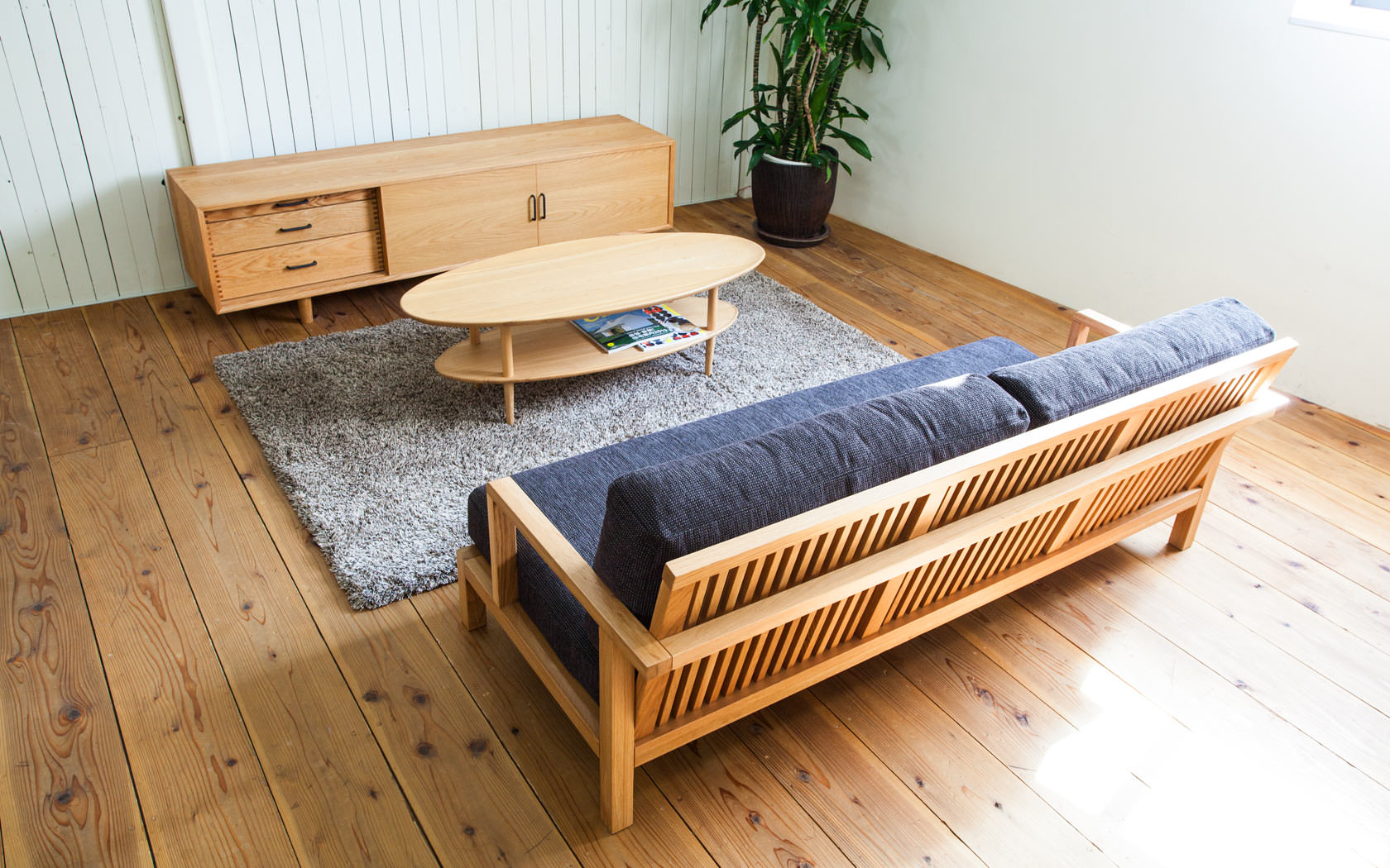 木フレームの格子が美しいデザインのカバーリングソファ Strand ストランド アウトレット ソファ専門店flannel Sofa