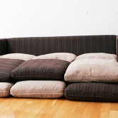 ベッドのようにも使用可能なソファ