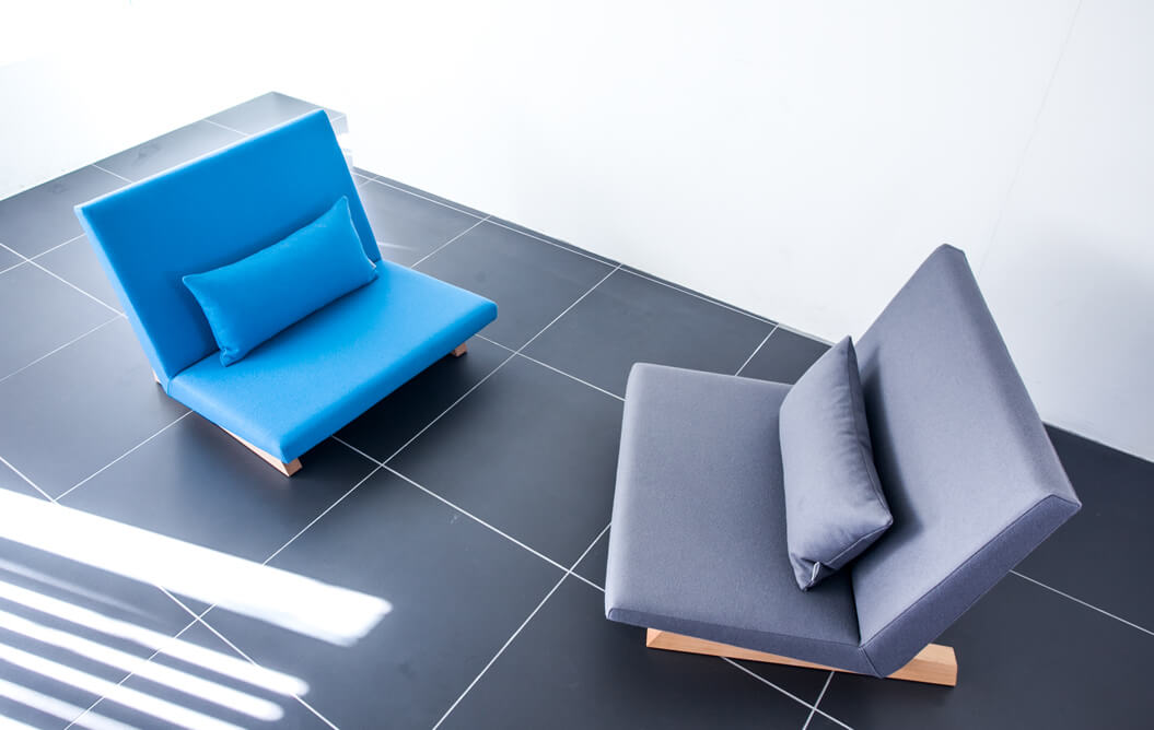 Kvadrat(クヴァドラ)のテキスタイルを使用したFLANNEL SOFA